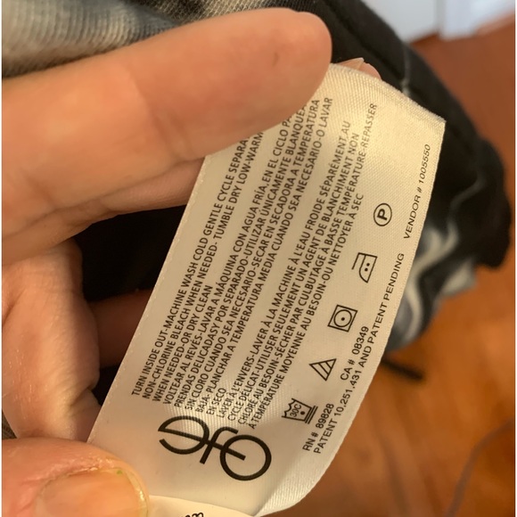 William Rast, Women’s Black & White Tie-Dye Sweatshirt, size XXL - Picture 10 of 15